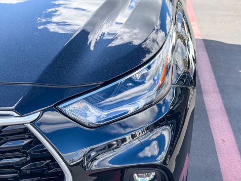 Used 2024 Toyota Highlander XLE image 7