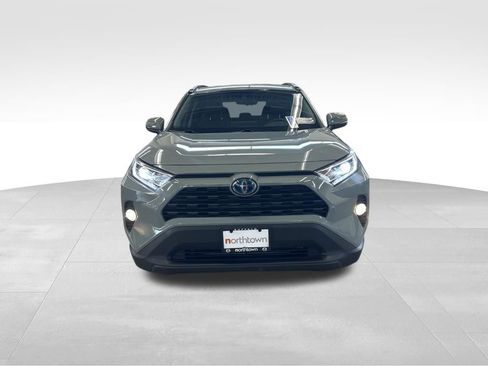 Used 2020 Toyota RAV4 XLE w/ XLE Grade Weather Package AWD/4WD image 6