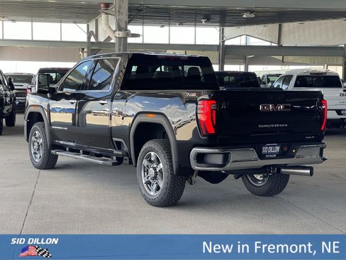 New 2025 GMC Sierra 2500 SLT w/ SLT Premium Package image 18