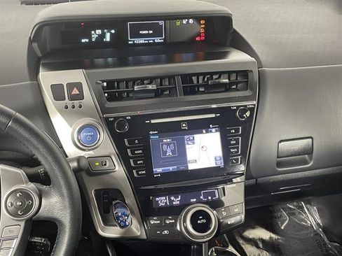 Used 2017 Toyota Prius V Five image 16