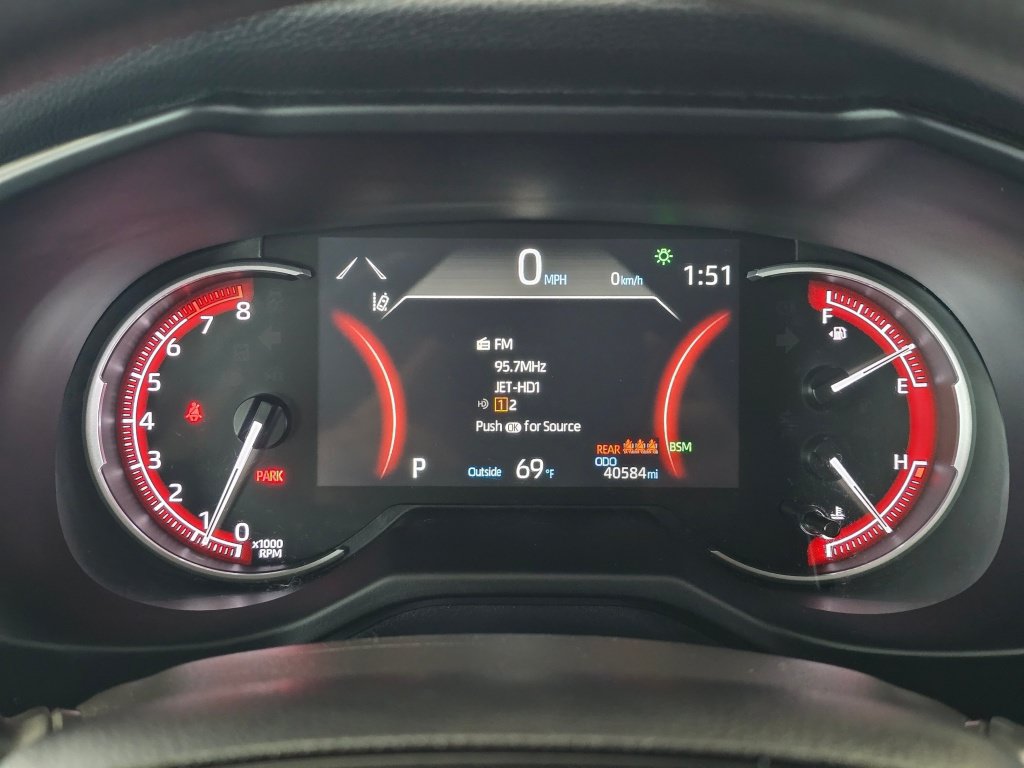 Used 2025 Toyota RAV4 XLE AWD/4WD image 23