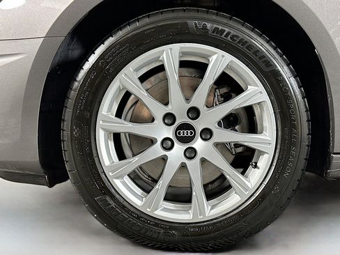Used 2022 Audi A4 2.0T Premium w/ Convenience Package image 11