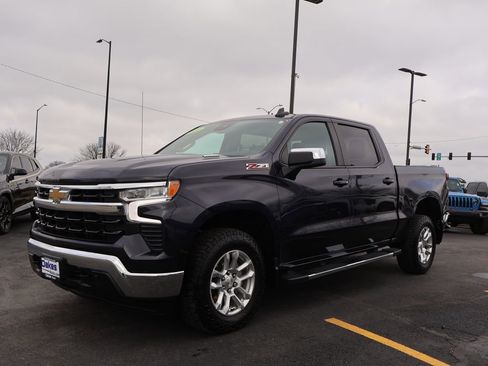 Used 2022 Chevrolet Silverado 1500 LT image 3