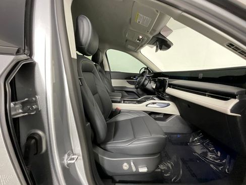 Used 2025 Lincoln Nautilus Premier image 20