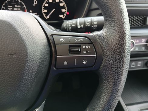 Used 2024 Honda CR-V EX image 11