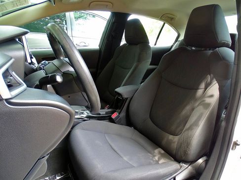 Used 2021 Toyota Corolla LE FWD image 20