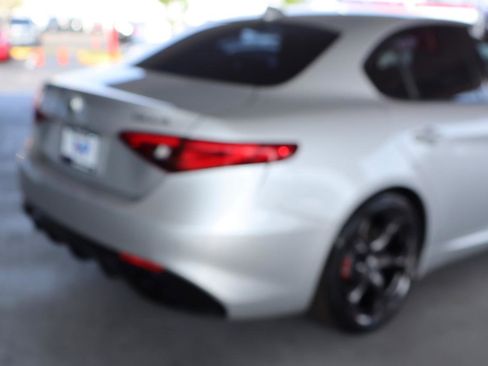 Used 2019 Alfa Romeo Giulia RWD image 7