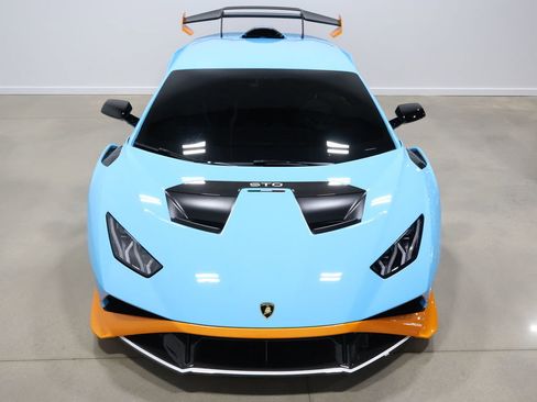 Used 2021 Lamborghini Huracan STO image 10