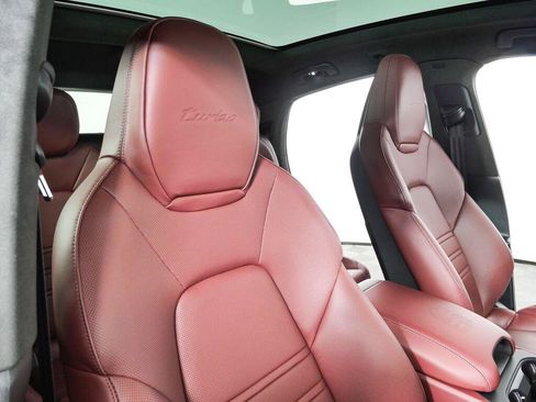 Certified 2024 Porsche Cayenne Turbo AWD/4WD image 25