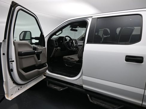 Used 2021 Ford F250 XLT w/ XLT Value Package AWD/4WD image 8
