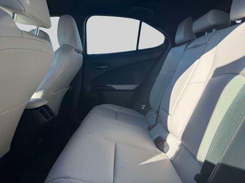 Used 2023 Lexus UX 250h F Sport image 15