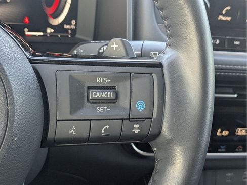 Used 2022 Nissan Rogue Platinum w/ Head-Up Display Package FWD image 23
