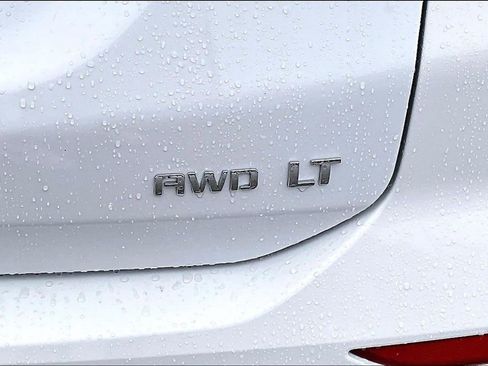 Used 2022 Chevrolet Equinox LT image 22