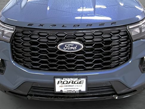 Used 2025 Ford Explorer ST-Line AWD/4WD image 16