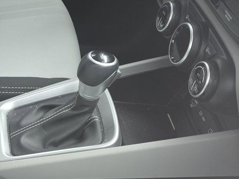 Used 2023 Hyundai Venue SEL w/ Cargo Package image 6