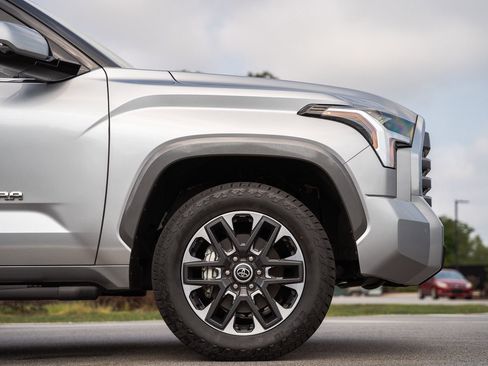 Used 2023 Toyota Tundra Limited w/ Power Package RWD image 12