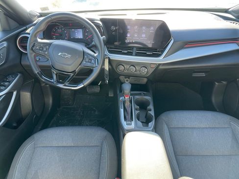 Used 2025 Chevrolet Trax RS w/ Driver Confidence Package image 10