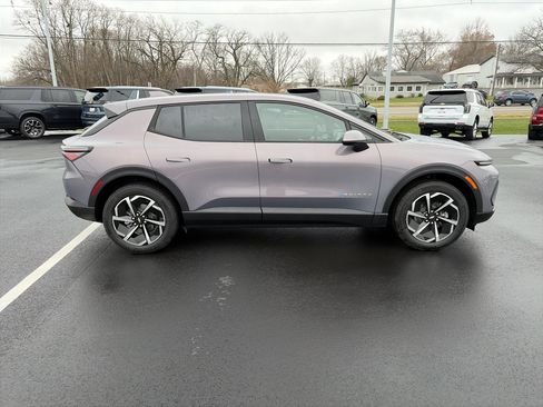 New 2026 Chevrolet Equinox EV LT image 2