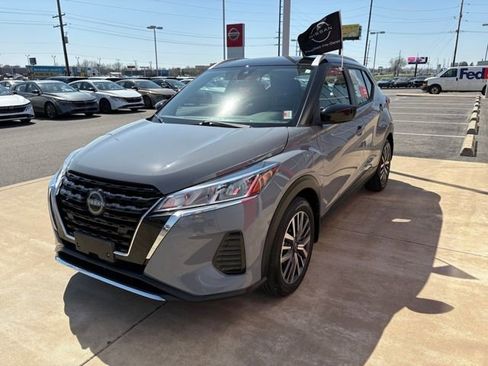Certified 2023 Nissan Kicks SV image 7