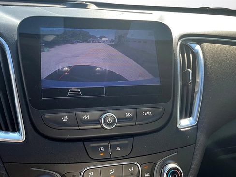 Used 2021 Chevrolet Malibu LT image 14