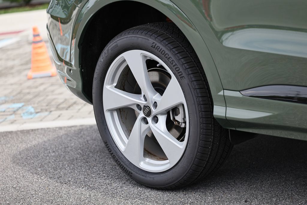 New 2026 Audi Q5 Premium Plus AWD/4WD image 7