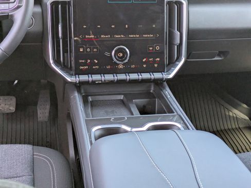New 2026 GMC Acadia Elevation image 22