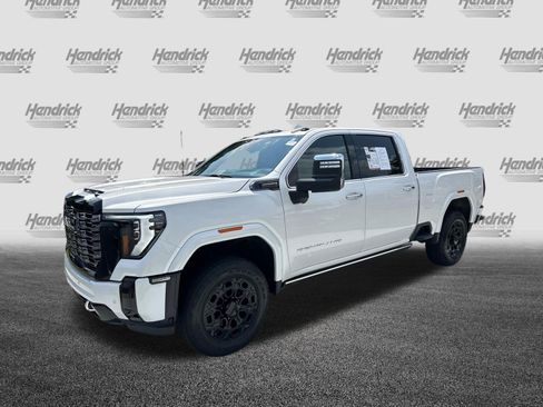 Used 2025 GMC Sierra 2500 Denali Ultimate AWD/4WD image 5