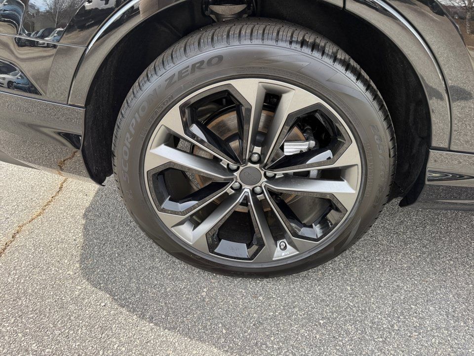 New 2026 Audi Q7 3.0T Premium Plus AWD/4WD image 23