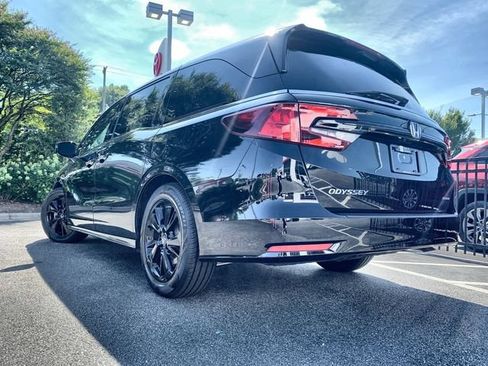 Used 2023 Honda Odyssey Sport image 6