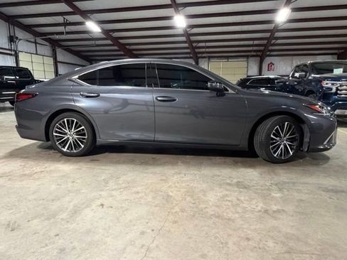 Used 2023 Lexus ES 350 w/ Premium Package FWD image 5