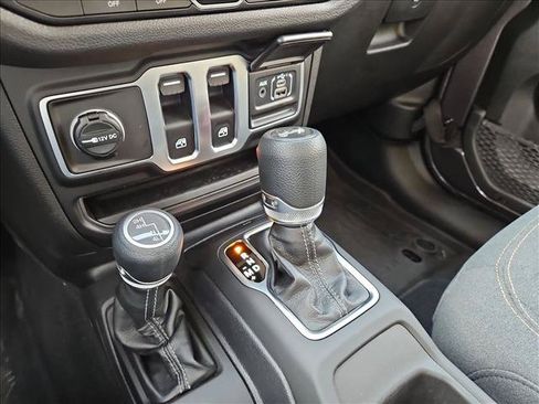 Used 2026 Jeep Wrangler Sport AWD/4WD image 12
