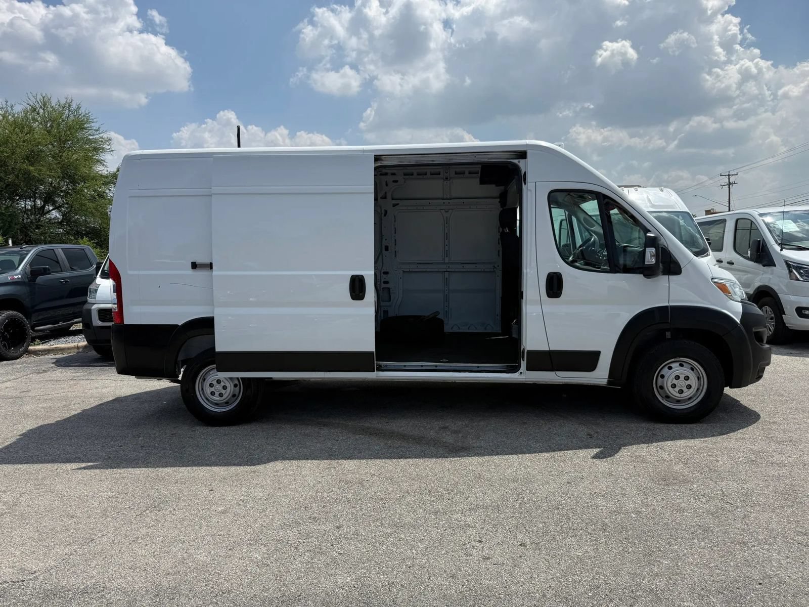 Used 2023 RAM ProMaster 2500 FWD image 14