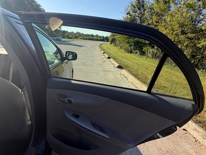 Used 2010 Toyota Corolla LE w/ All Weather Guard Pkg FWD image 24
