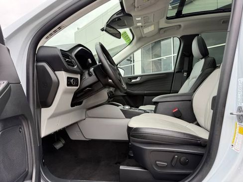 Used 2025 Ford Escape SE w/ PHEV Premium Package FWD image 18