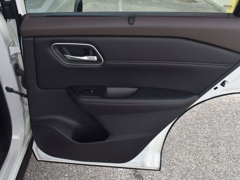 Used 2021 Nissan Rogue SV w/ Premium Package FWD image 57