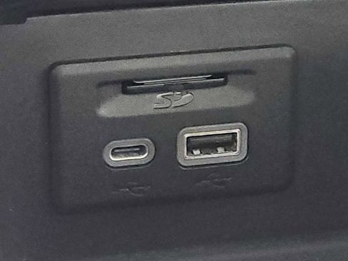 Certified 2021 Buick Envision Avenir w/ Technology Package II image 32