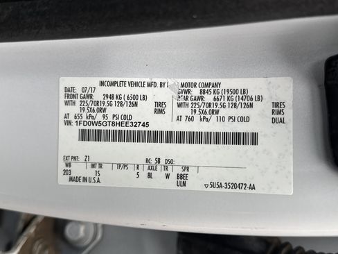 Used 2017 Ford F550 2WD Crew Cab Super Duty image 34