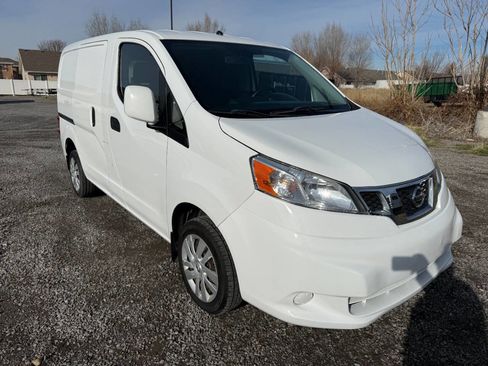 Used 2018 Nissan NV200 SV w/ Back Door Glass Package image 9