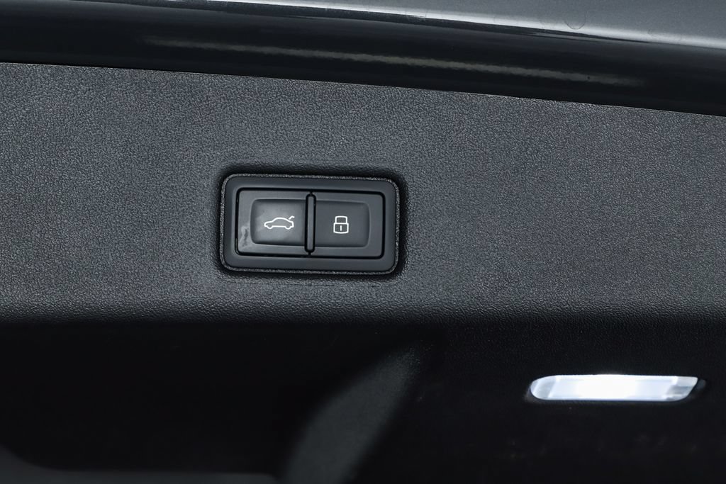 Used 2025 Audi Q5 Premium AWD/4WD image 76
