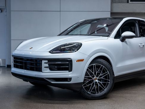 New 2026 Porsche Cayenne image 22