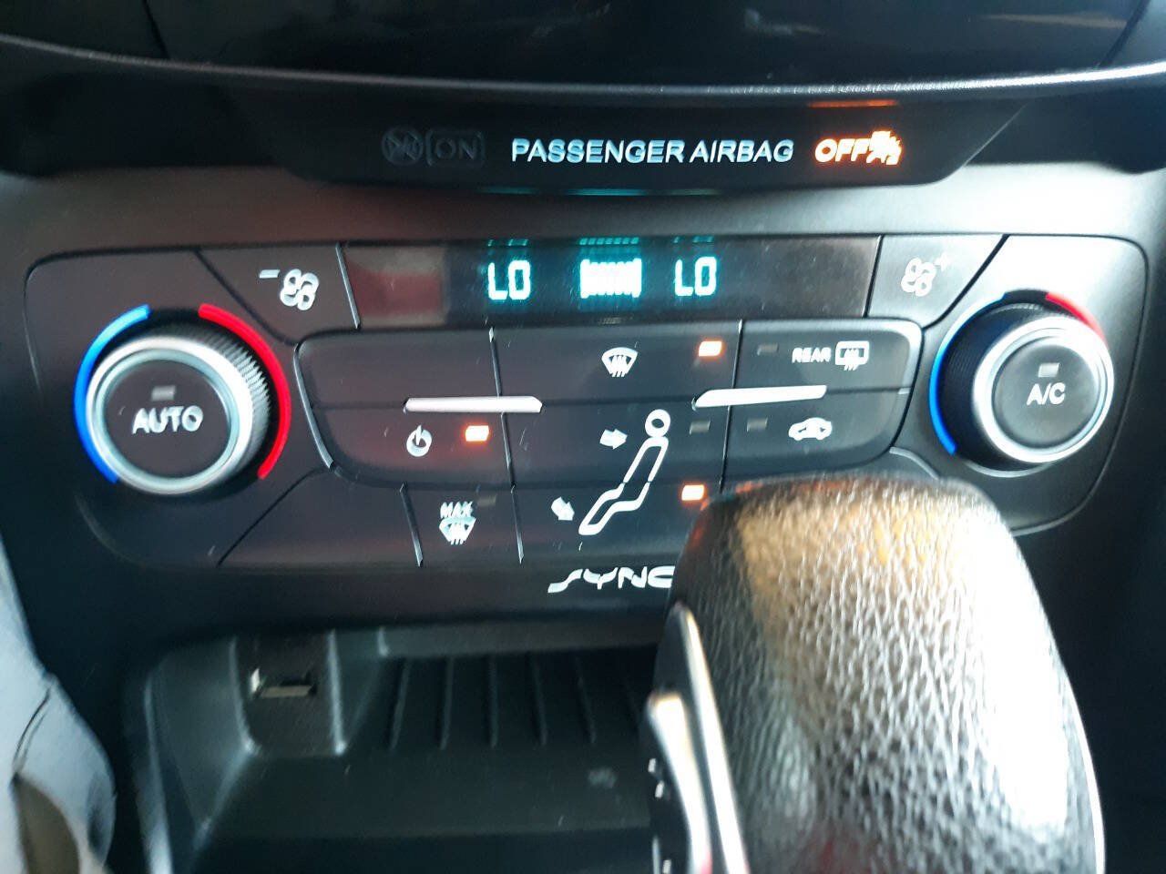 Used 2018 Ford Focus SEL FWD image 11