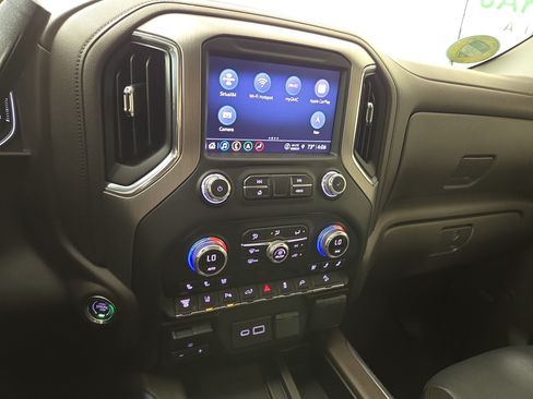 Certified 2022 GMC Sierra 2500 Denali w/ Denali Ultimate Package AWD/4WD image 23