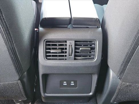 Used 2025 Nissan Rogue SV FWD image 21