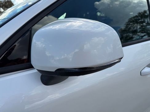 Used 2022 Volvo XC40 T5 Momentum image 10