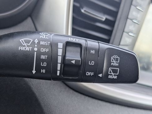 Used 2018 Kia Sorento LX image 32