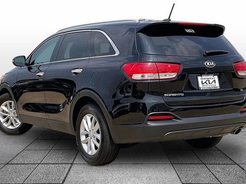 Used 2017 Kia Sorento LX FWD image 11