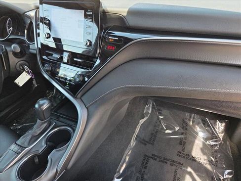 Used 2024 Toyota Camry SE FWD image 20