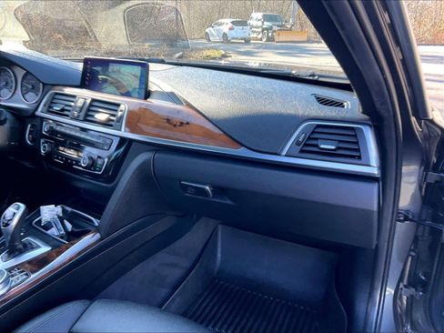 Used 2018 BMW 328d xDrive Sedan w/ Premium Package image 13