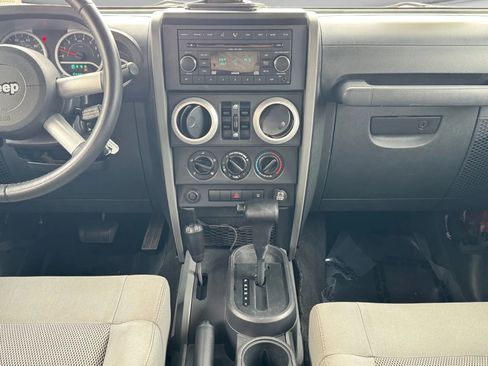 Used 2009 Jeep Wrangler Unlimited Sahara w/ Trailer Tow Group AWD/4WD image 19