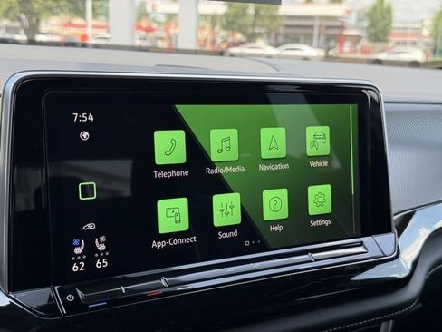 New 2025 Volkswagen Atlas Cross Sport SEL Premium R-Line image 19